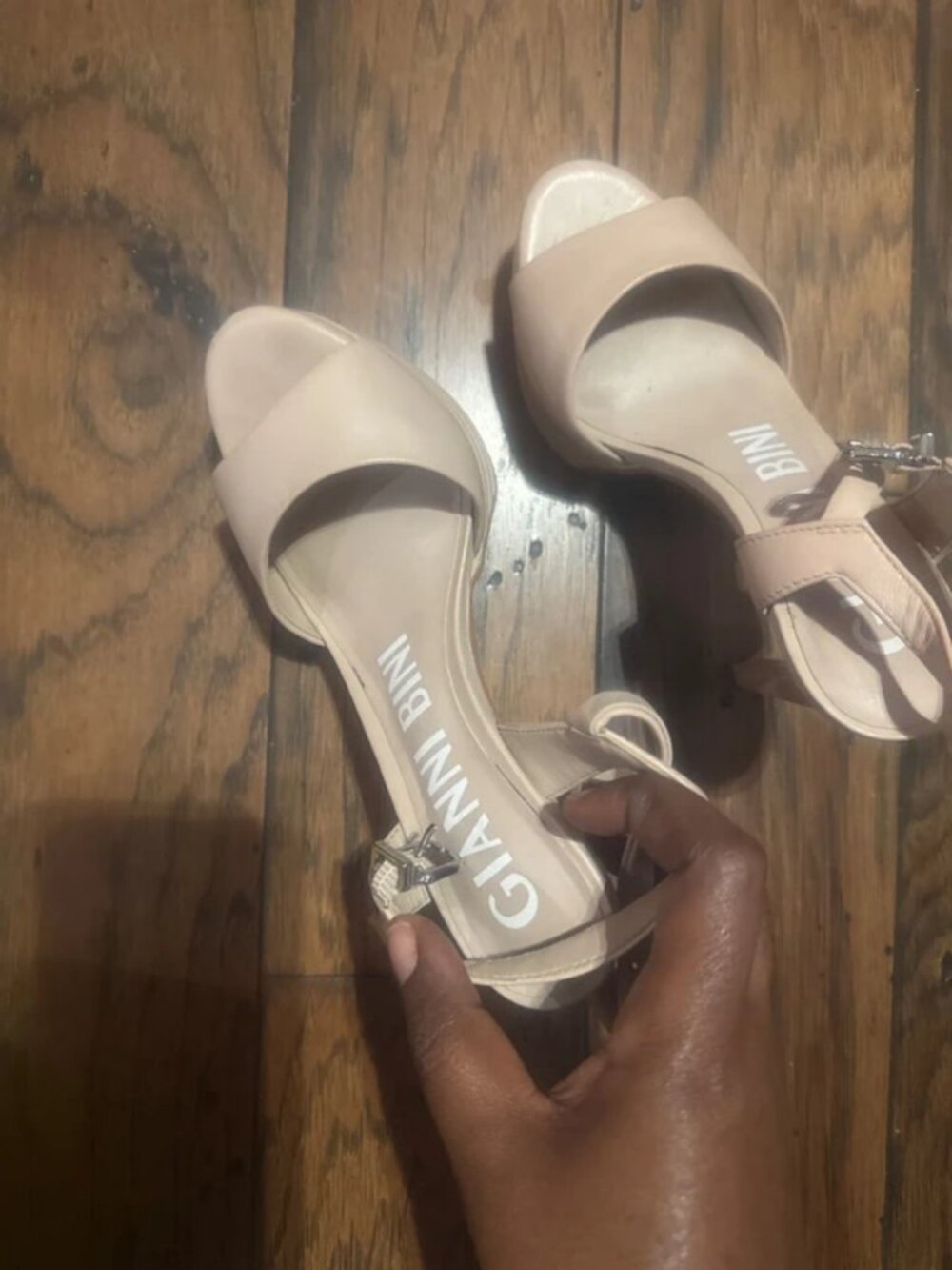 Heels - Picture 3 of 4